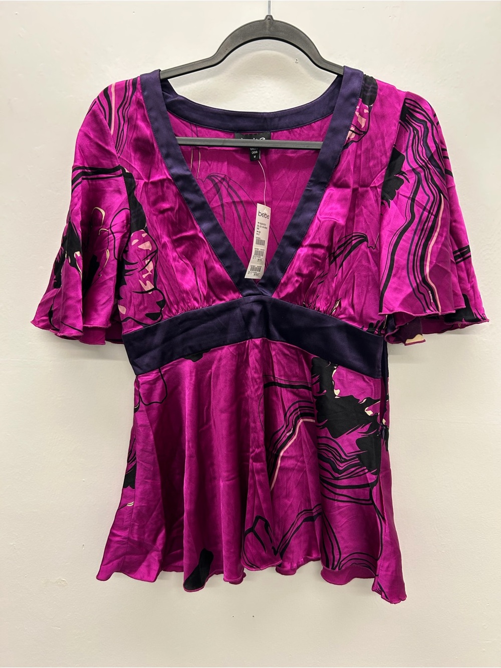 BNWT💖Beautiful Bebe Blouse